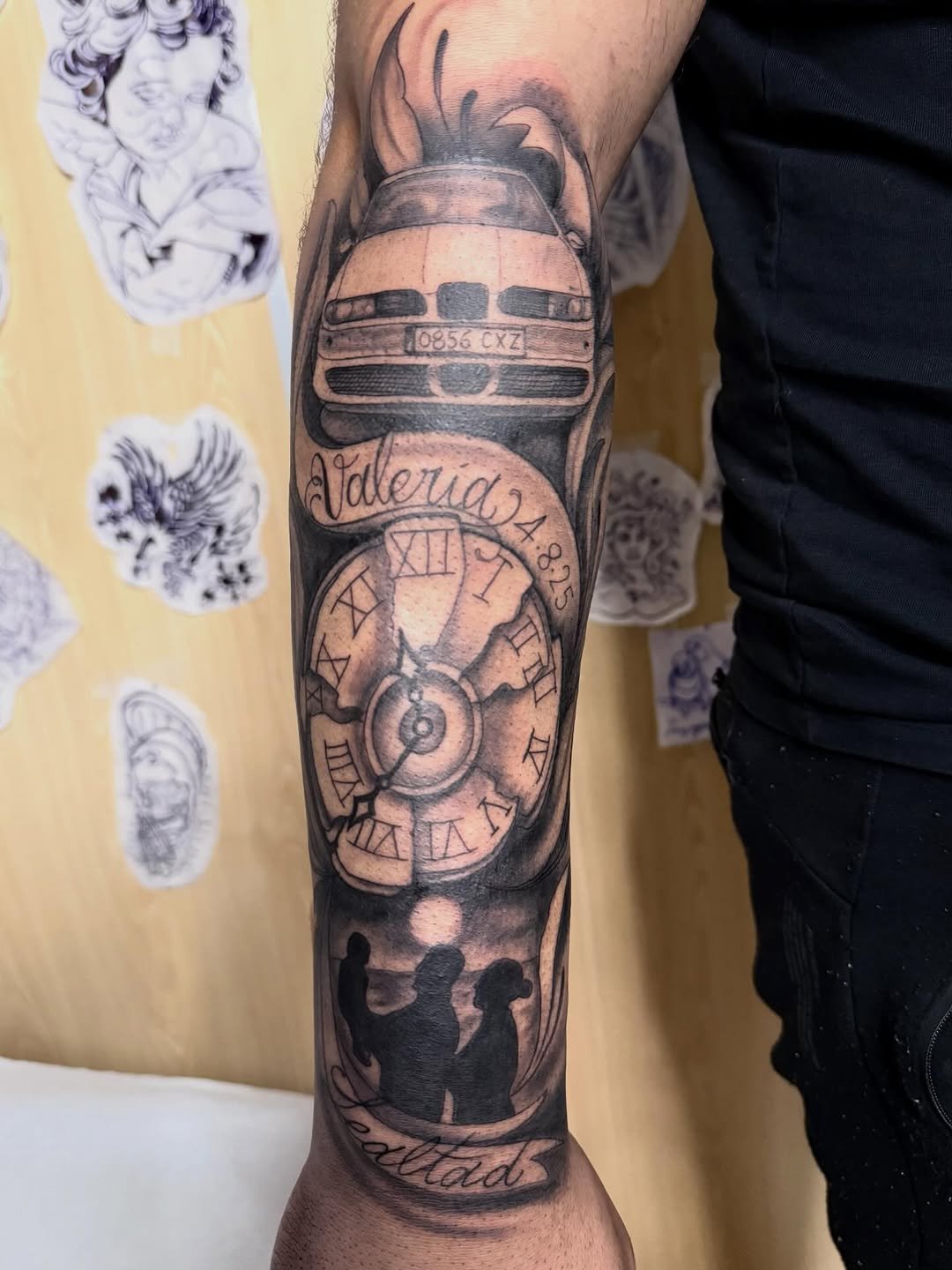 Composición blackandgrey coche reloj