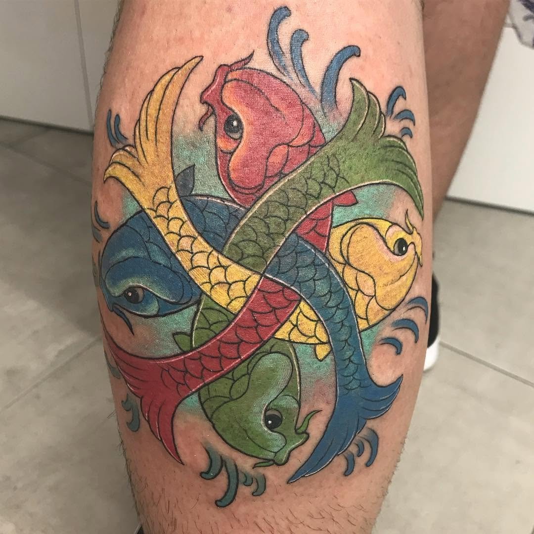 Pescailla pescaillakoicolortattoo drawing grandpahomenajefishtatsimbolismo fished colorspantonedoshermanas doshermanastattoo sevilla sevillatattoo littletattoo