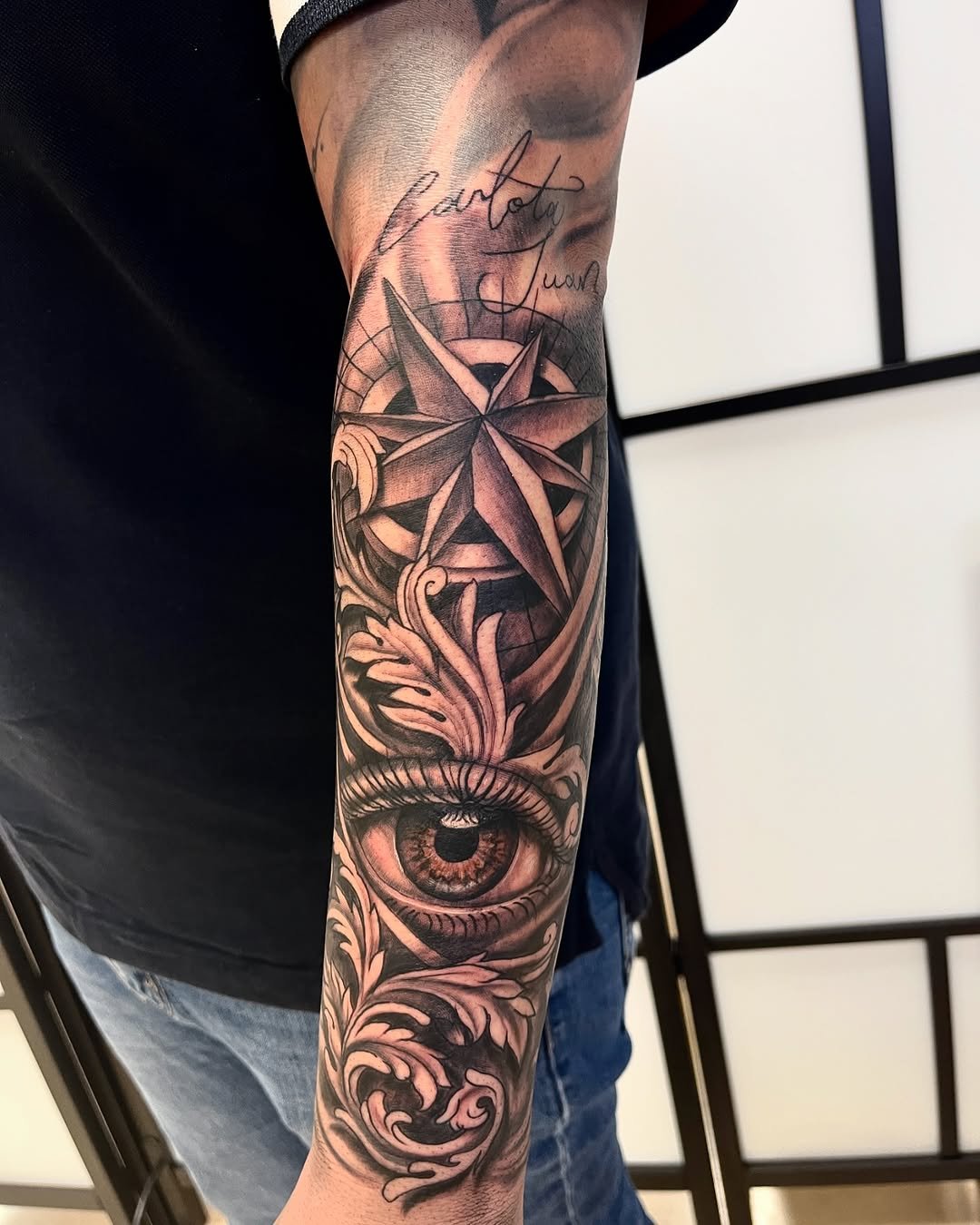 Tatuaje profesional en estudio MartinK Tattoo