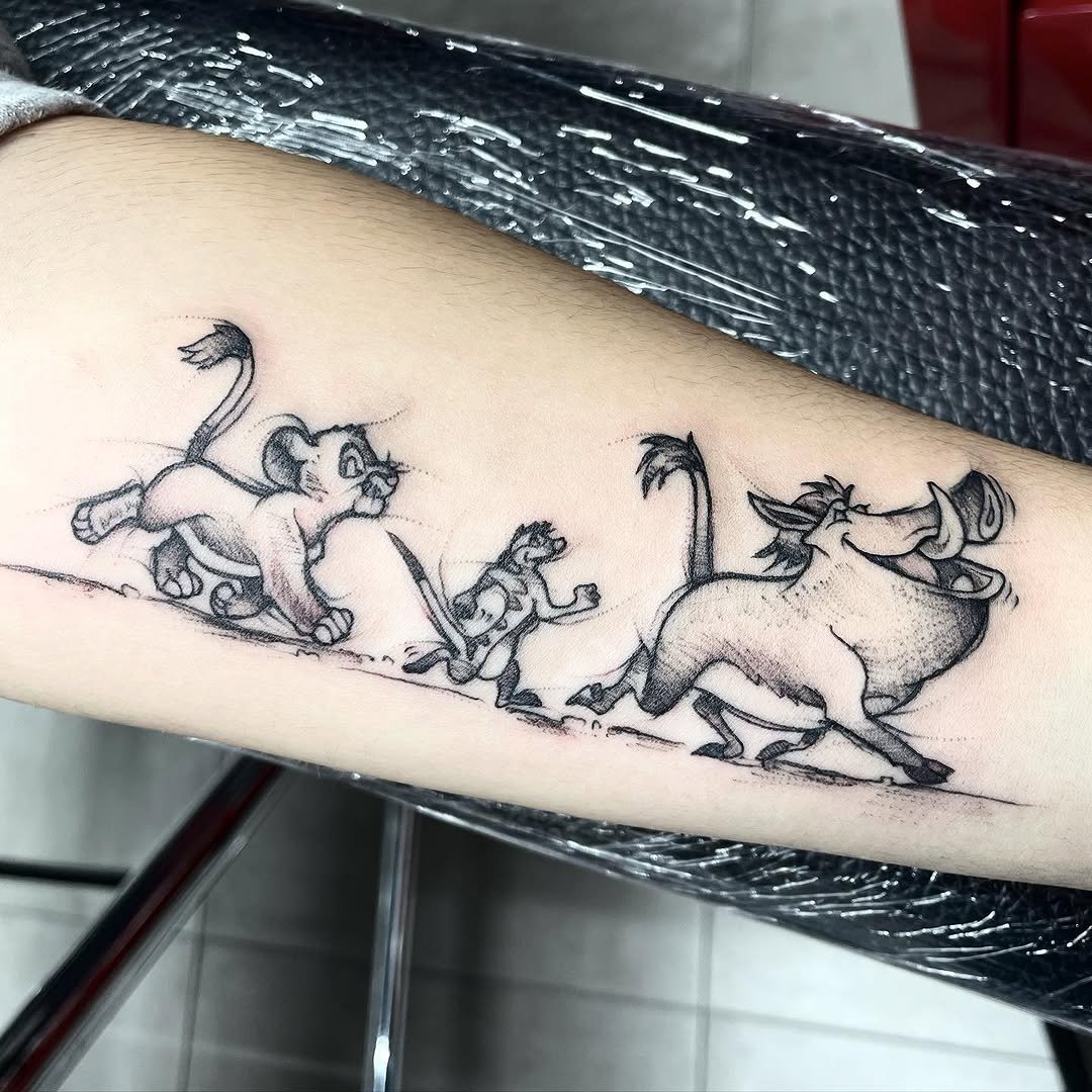 Tatuaje profesional en estudio MartinK Tattoo del rey león