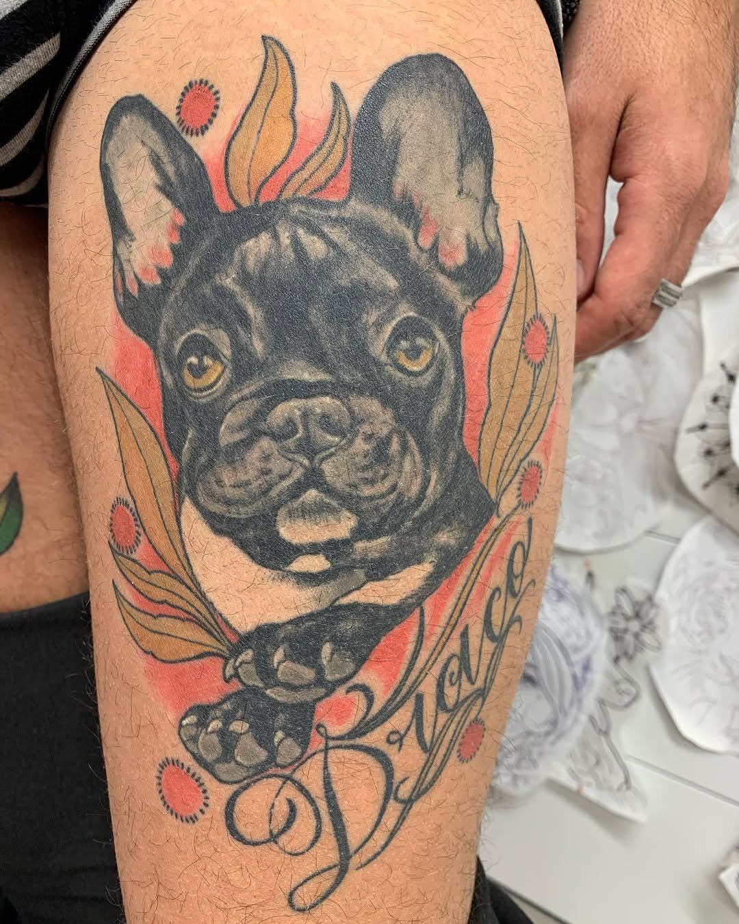 Tatuaje profesional en estudio MartinK Tattoo de un perro
