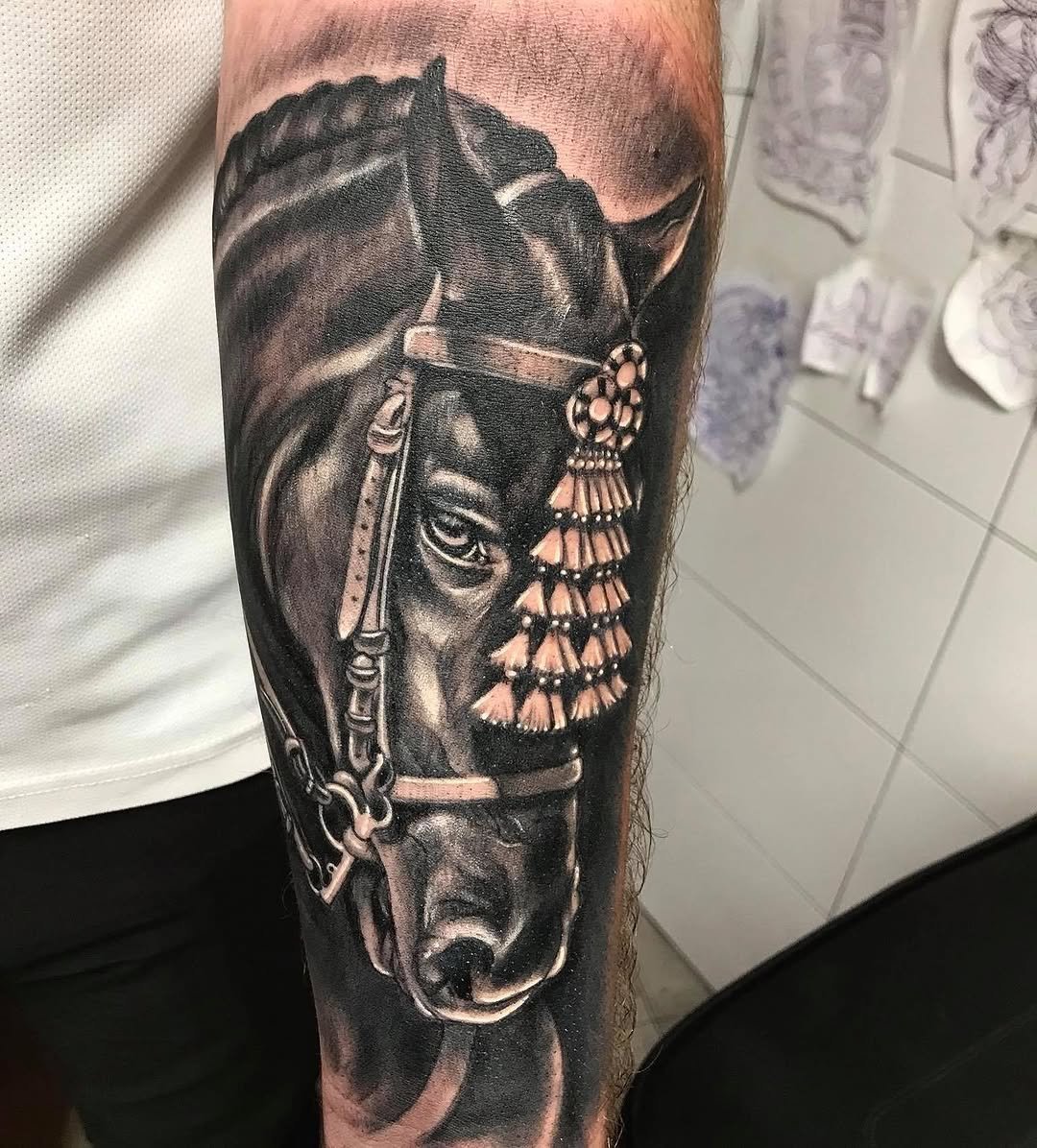 Tatuaje profesional en estudio MartinK Tattoo caballo