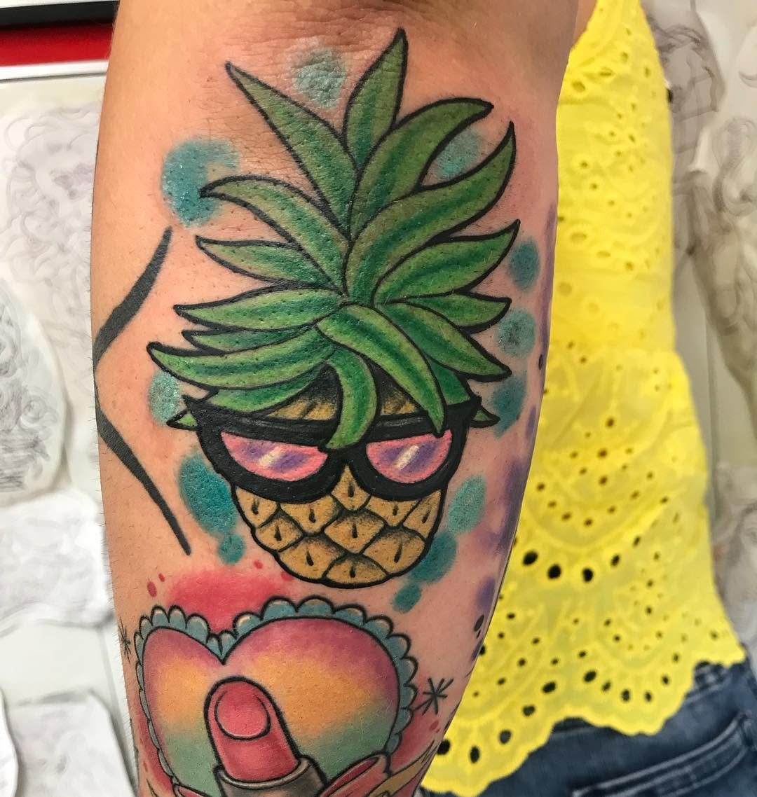 Swagger pineapple swagger swagpineapple flash ed ist design colortattoo instatattoo sevilla sevillatattoo doshermanastattoo doshermanas gettattooed donecolors martink_tattoo newschool design